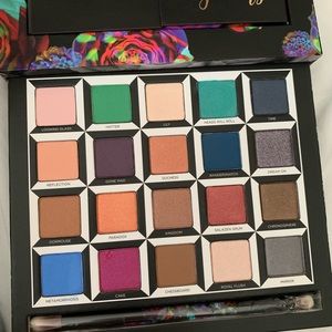 Alice in the looking Glass Urban Decay Palette NWT